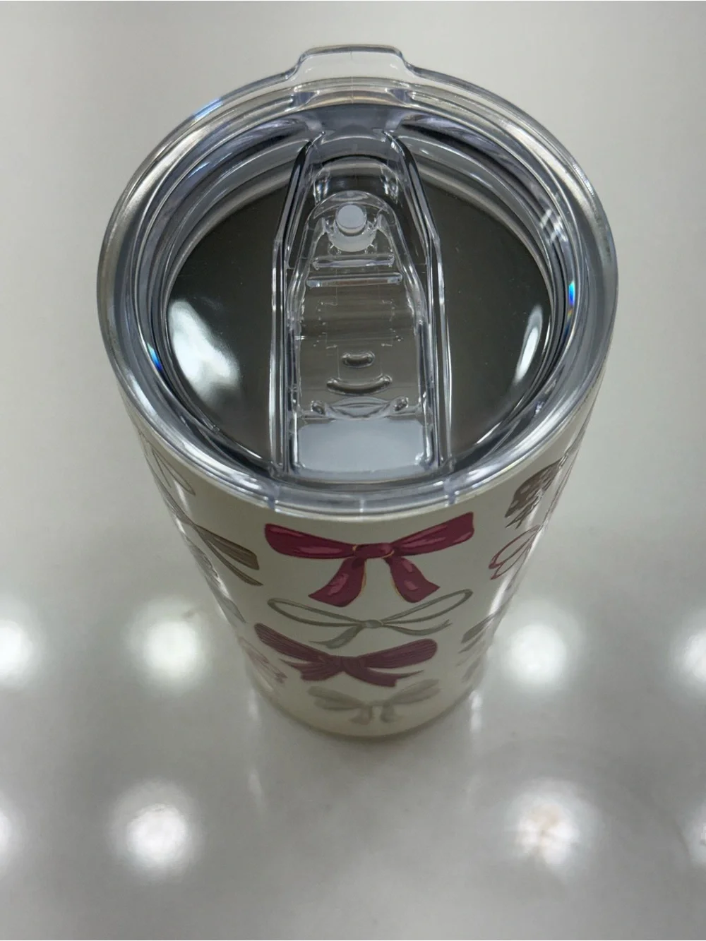 BEAUTIFUL Cream Insulated Tumbler with Pink & Taupe Bow Motif 🎀NWT🎀 ‘